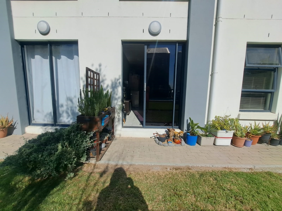 2 Bedroom Property for Sale in Devon Park Western Cape